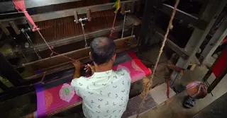 ইউনেস্কো স্বীকৃতির পর চাহিদা বাড়লেও সংকটে টাঙ্গাইল শাড়ি উৎপাদন